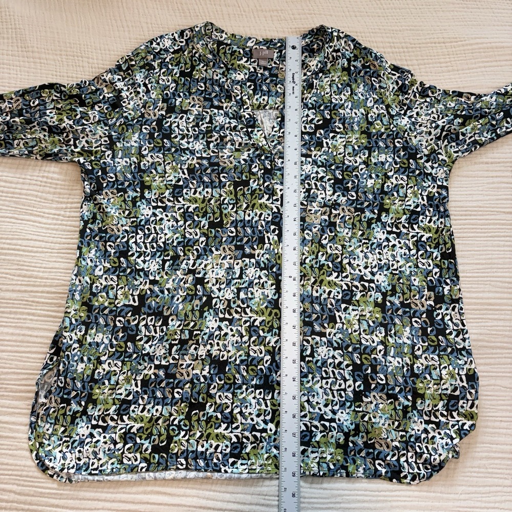 J. Jill Blouse Women's Sz XL Green Rayon Stretch Long Sleeve Top Green Geometric - Picture 8 of 9